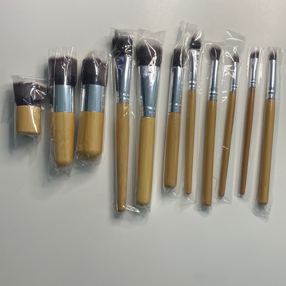 Makeup brushes